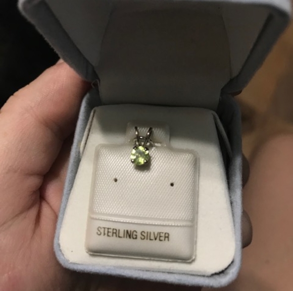 Peridot Pendant - Picture 4 of 4